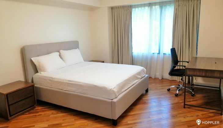 "3BR Condo for Rent in Amorsolo East, Rockwell Center, Makati"06