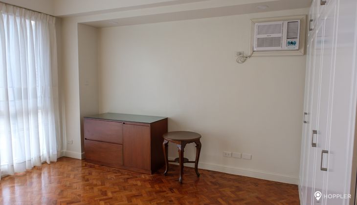 "3BR Condo for Rent in The Regency at Salcedo, Salcedo Village, Makati"05