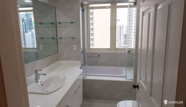 "3BR Condo for Rent in The Regency at Salcedo, Salcedo Village, Makati"09