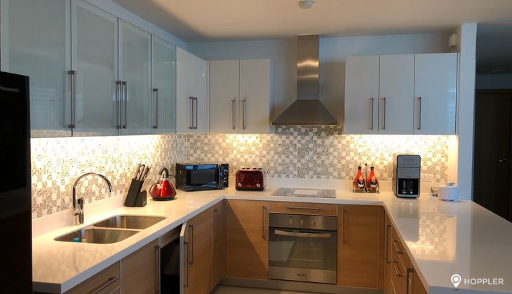 "2BR Condo for Rent in Park Terraces, San Lorenzo Village, Makati"03