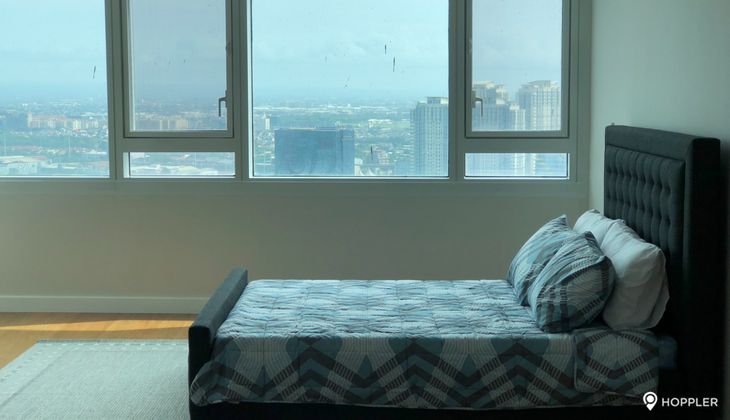 "2BR Condo for Rent in Park Terraces, San Lorenzo Village, Makati"04