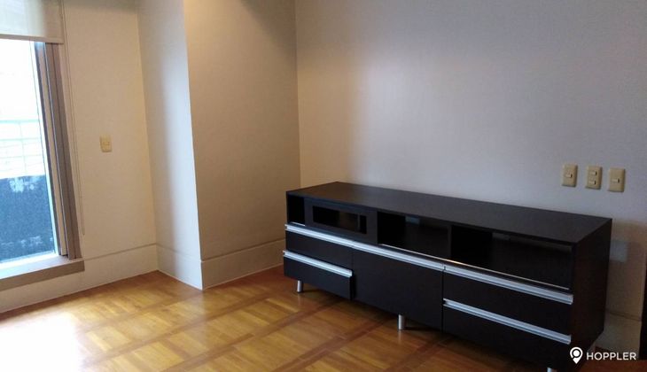 "1BR Condo for Rent in One McKinley Place, BGC - Bonifacio Global City, Taguig"04