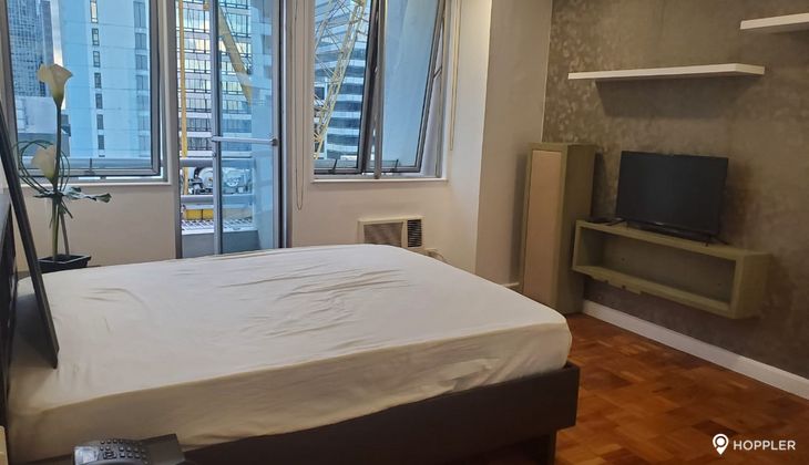 "2BR Condo for Rent in The Peak, Salcedo Village, Makati"06