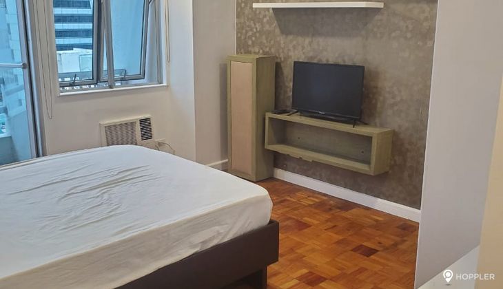 "2BR Condo for Rent in The Peak, Salcedo Village, Makati"08