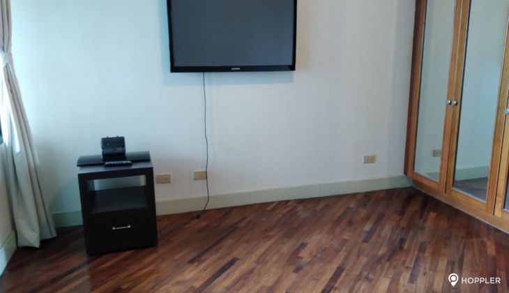 "2BR Condo for Rent in Hidalgo Place, Rockwell Center, Makati"07