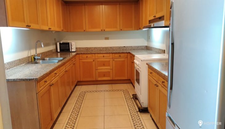 "2BR Condo for Rent in Hidalgo Place, Rockwell Center, Makati"08
