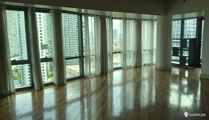 "2BR Condo for Rent in Hidalgo Place, Rockwell Center, Makati"09