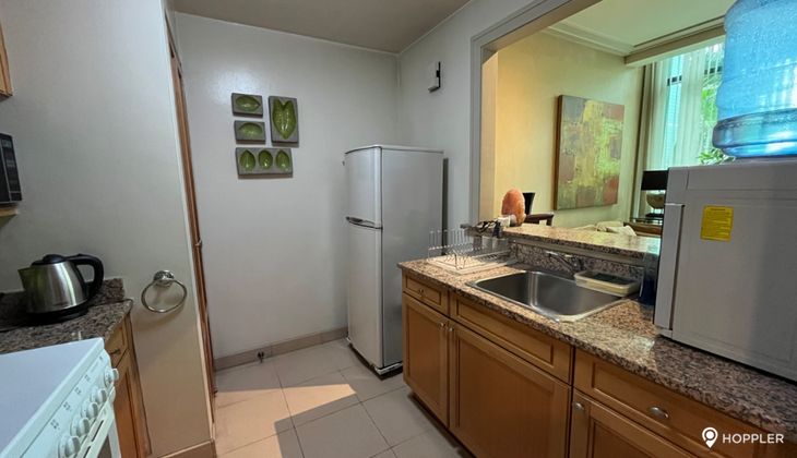 "1BR Condo for Rent in Amorsolo West, Rockwell Center, Makati"10