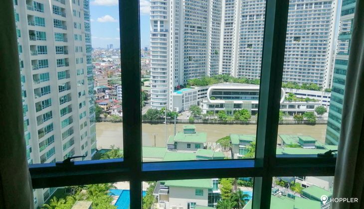 "1BR Condo for Rent in Amorsolo East, Rockwell Center, Makati"09