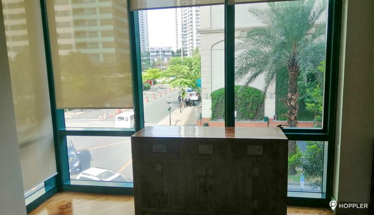 "1BR Condo for Rent in Amorsolo East, Rockwell Center, Makati"05