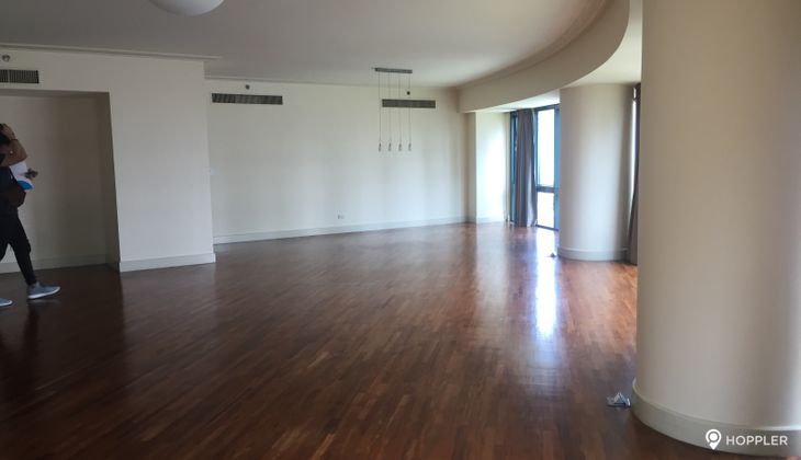 "3BR Condo for Rent in Rizal Tower, Rockwell Center, Makati"01