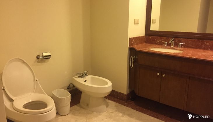 "3BR Condo for Rent in Rizal Tower, Rockwell Center, Makati"08