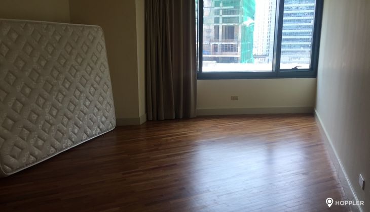 "3BR Condo for Rent in Rizal Tower, Rockwell Center, Makati"10