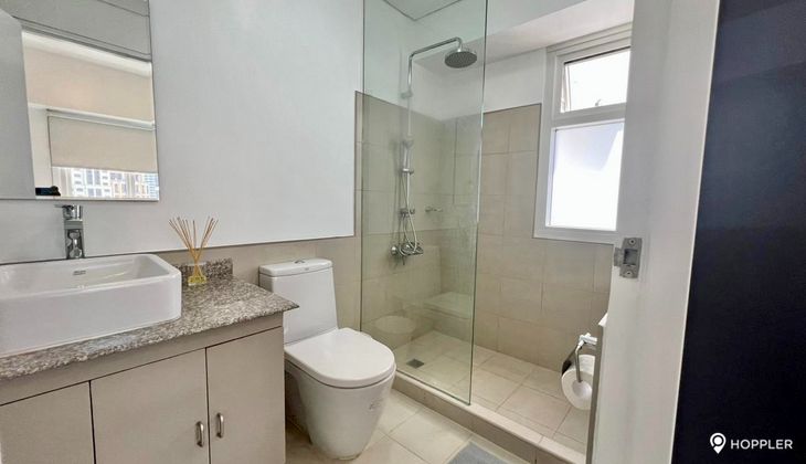 "1BR Condo for Rent in Senta, Legazpi Village, Makati"05