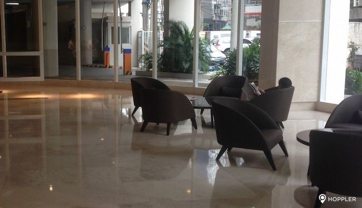 "1BR Condo for Rent in Senta, Legazpi Village, Makati"09