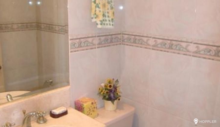 "2BR Condo for Rent in One Lafayette Square, Salcedo Village, Makati"02