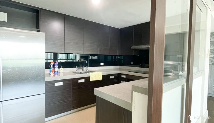 "2BR Condo for Rent in Edades Tower and Garden Villas, Rockwell Center, Makati"07
