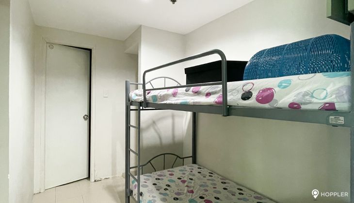 "2BR Condo for Rent in Edades Tower and Garden Villas, Rockwell Center, Makati"09