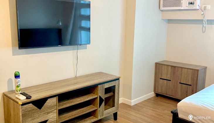 "Studio Condo for Rent in Kroma Tower, Legazpi Village, Makati"04