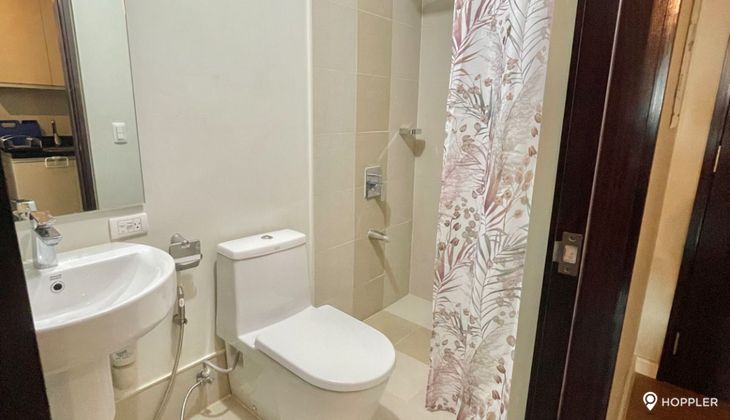 "Studio Condo for Rent in Kroma Tower, Legazpi Village, Makati"06