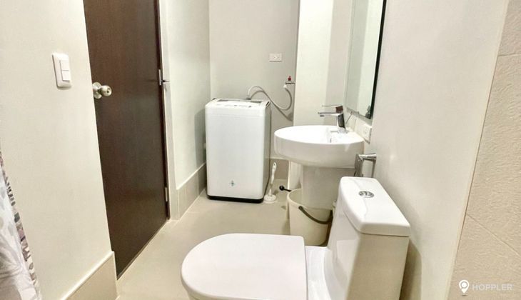 "Studio Condo for Rent in Kroma Tower, Legazpi Village, Makati"07