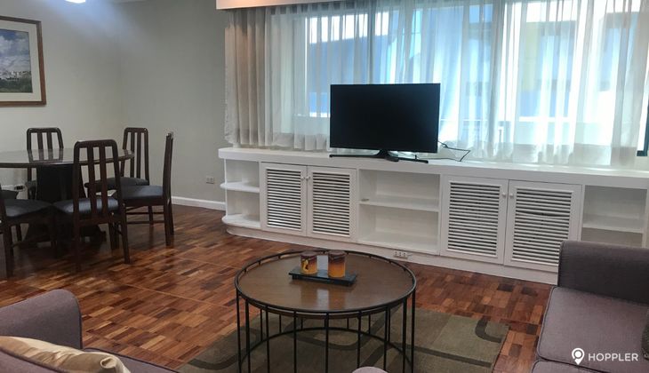 "2BR Condo for Rent in Classica Tower Condominium, Salcedo Village, Makati"04
