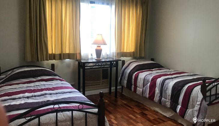 "2BR Condo for Rent in Classica Tower Condominium, Salcedo Village, Makati"08