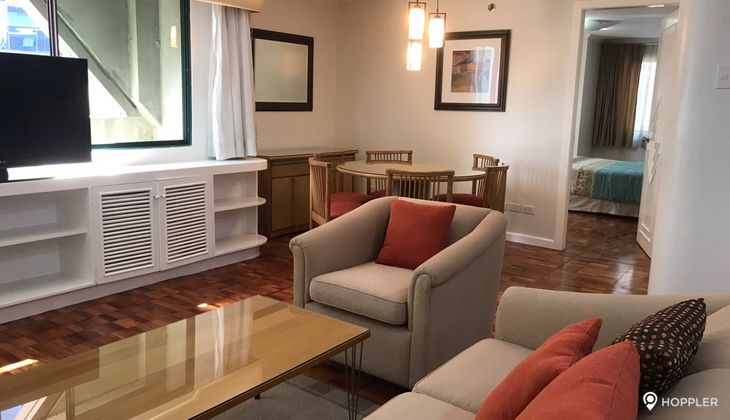 "2BR Condo for Rent in Classica Tower Condominium, Salcedo Village, Makati"02
