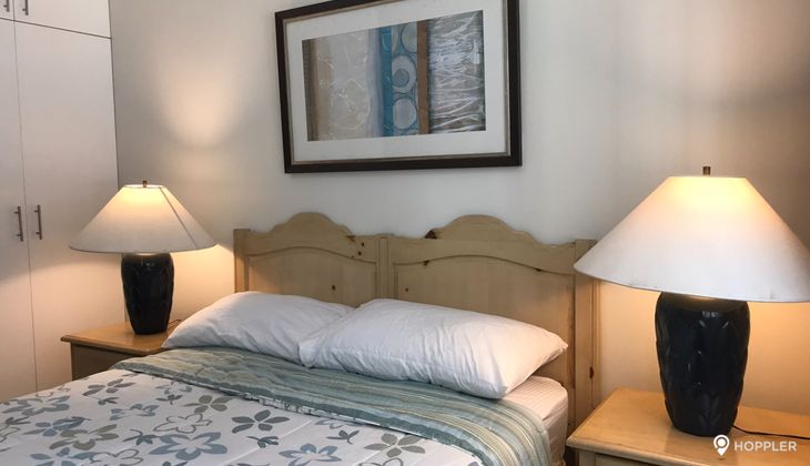 "2BR Condo for Rent in Classica Tower Condominium, Salcedo Village, Makati"05