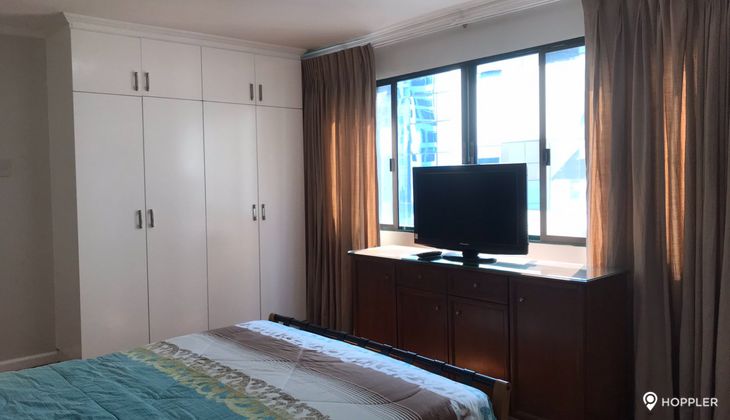 "2BR Condo for Rent in Classica Tower Condominium, Salcedo Village, Makati"07