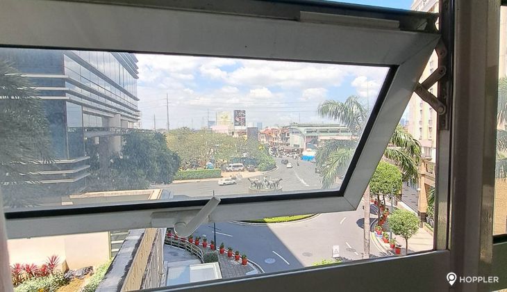"Studio Condo for Rent in 101 Newport Boulevard, Newport, Pasay"08