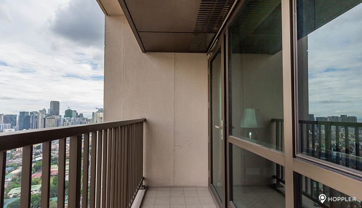 "2BR Condo for Rent in Joya Lofts and Towers, Rockwell Center, Makati"07