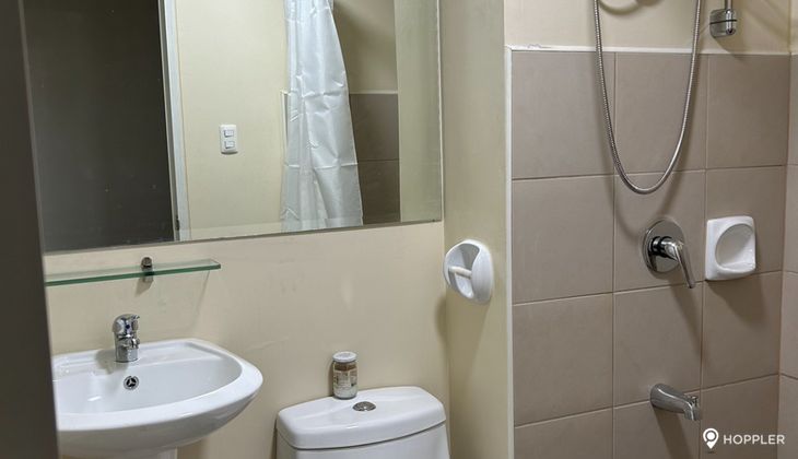 "Studio Condo for Rent in Avida Towers Asten, San Antonio Village, Makati"04