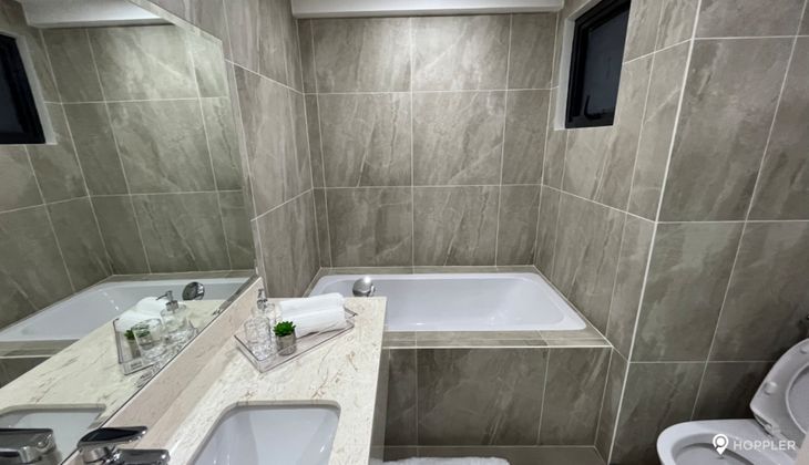 "2BR Condo for Rent in MJ Residences, Palm Village, Makati"05