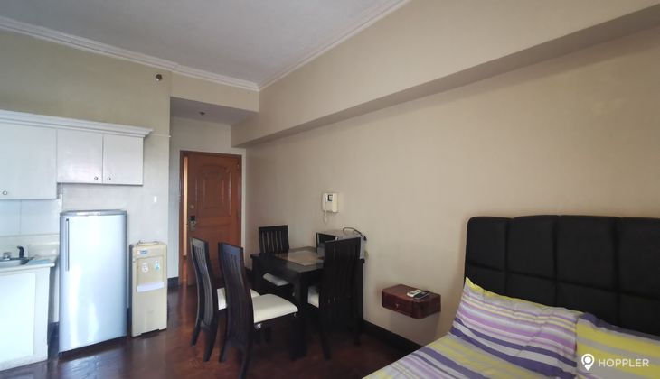 "Studio Condo for Rent in BSA Suites, Legazpi Village, Makati"03