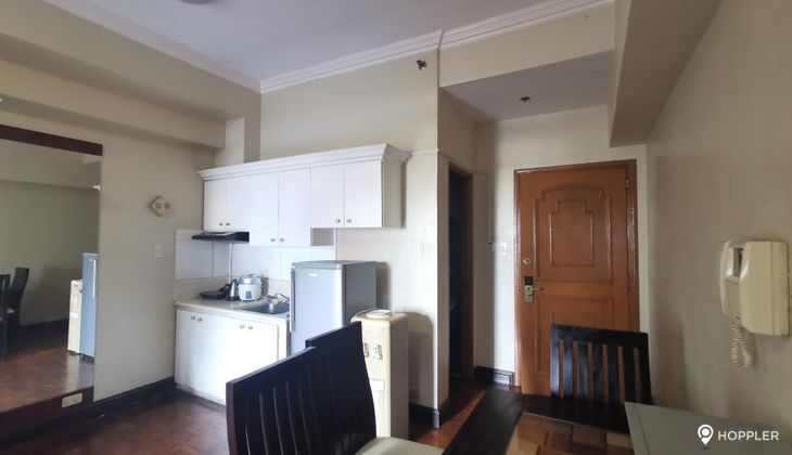 "Studio Condo for Rent in BSA Suites, Legazpi Village, Makati"04