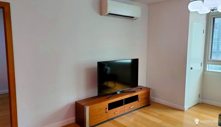 "1BR Condo for Rent in Park Terraces, San Lorenzo Village, Makati"05
