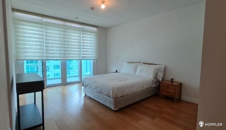"2BR Condo for Rent in Park Terraces, San Lorenzo Village, Makati"09
