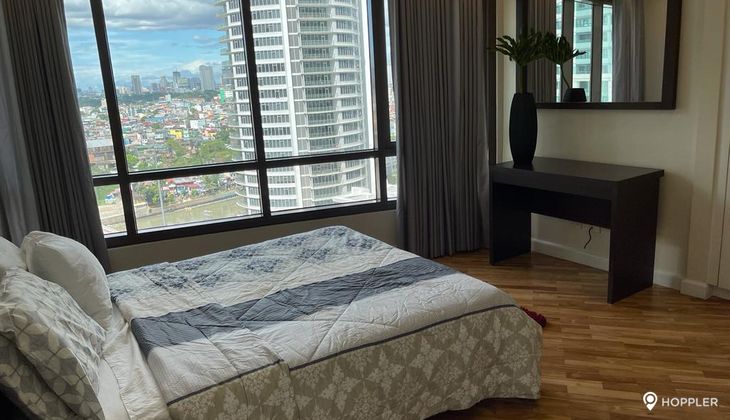 "2BR Condo for Rent in Joya Lofts and Towers, Rockwell Center, Makati"08