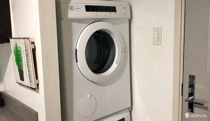 "Studio Condo for Rent in Edades Tower and Garden Villas, Rockwell Center, Makati"05