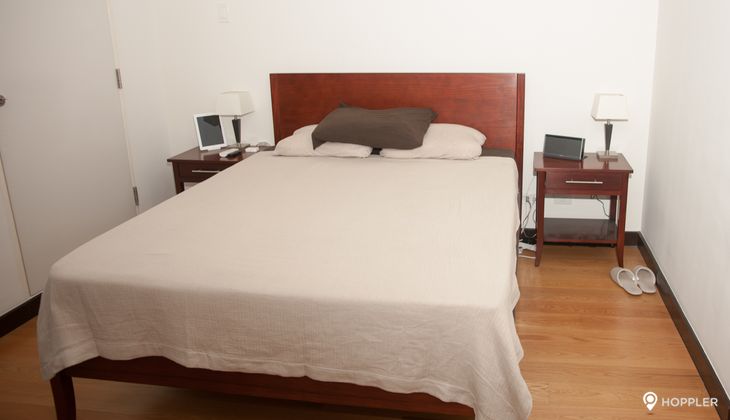 "1BR Condo for Rent in The Residences at Greenbelt, Legazpi Village, Makati"02