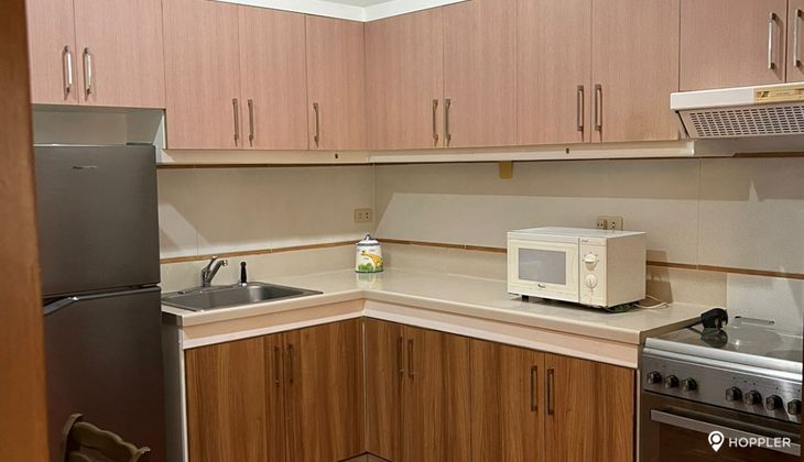 "1BR Condo for Rent in BSA Tower, Legazpi Village, Makati"03