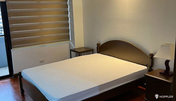 "1BR Condo for Rent in BSA Tower, Legazpi Village, Makati"05