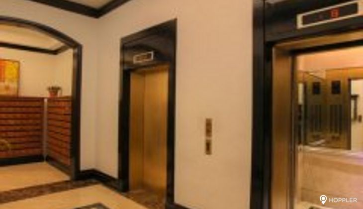 "1BR Condo for Rent in BSA Tower, Legazpi Village, Makati"06