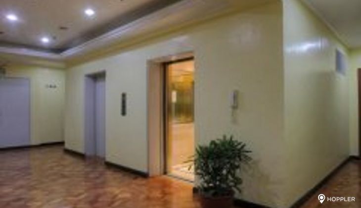"1BR Condo for Rent in BSA Tower, Legazpi Village, Makati"08
