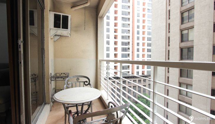 "2BR Condo for Rent in Paseo Parkview Suites, Salcedo Village, Makati"04