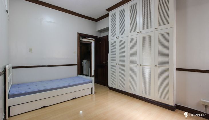 "2BR Condo for Rent in Paseo Parkview Suites, Salcedo Village, Makati"06