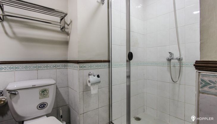 "2BR Condo for Rent in Paseo Parkview Suites, Salcedo Village, Makati"10