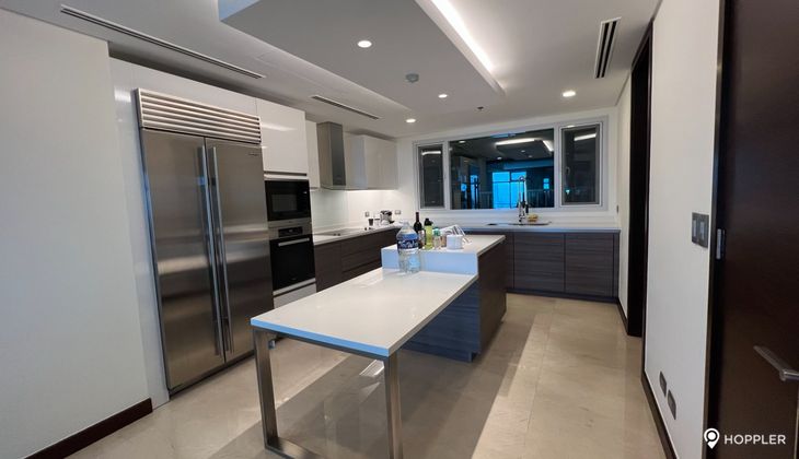 "3BR Condo for Rent in Two Roxas Triangle, Salcedo Village, Makati"02