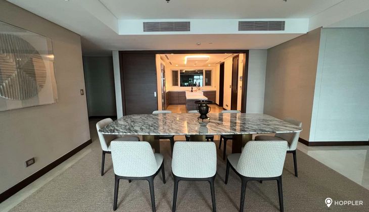 "3BR Condo for Rent in Two Roxas Triangle, Salcedo Village, Makati"03